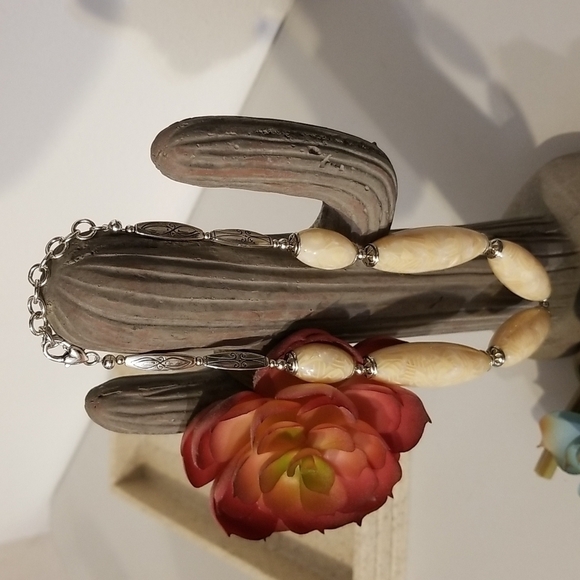 Beautiful Beaded Brighton Necklace - Picture 4 of 8